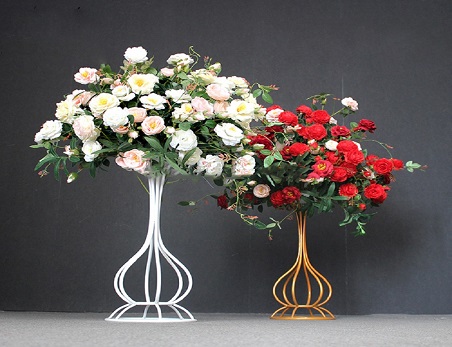 Iron Vase Shape Table Centerpiece